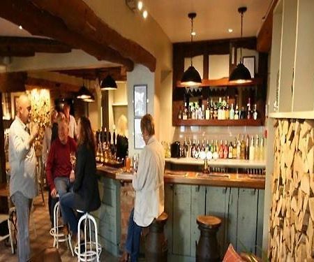 The Fox & Hounds 호텔 스윈던 객실 사진